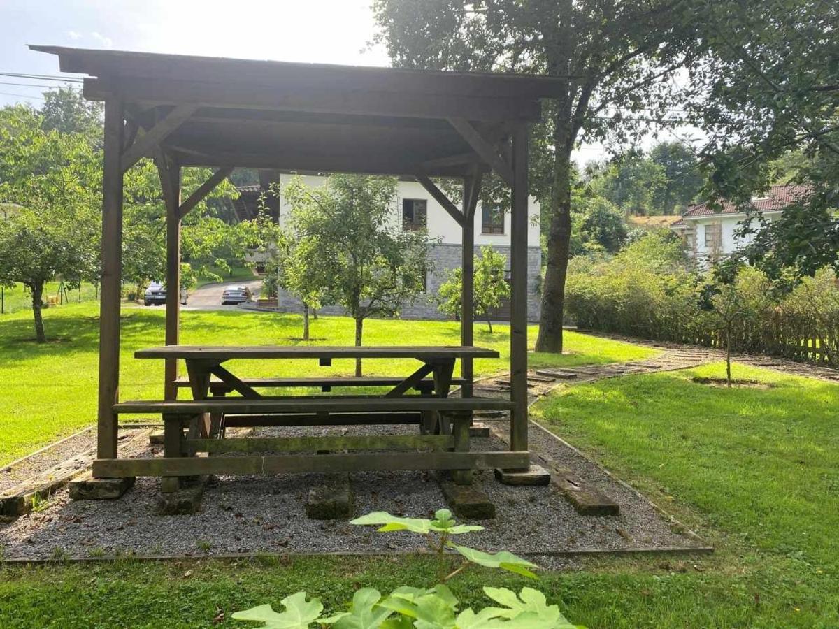 Casa De Los Carpinteros Arriondas Eksteriør bilde