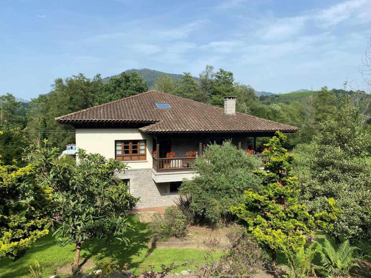 Casa De Los Carpinteros Arriondas Eksteriør bilde